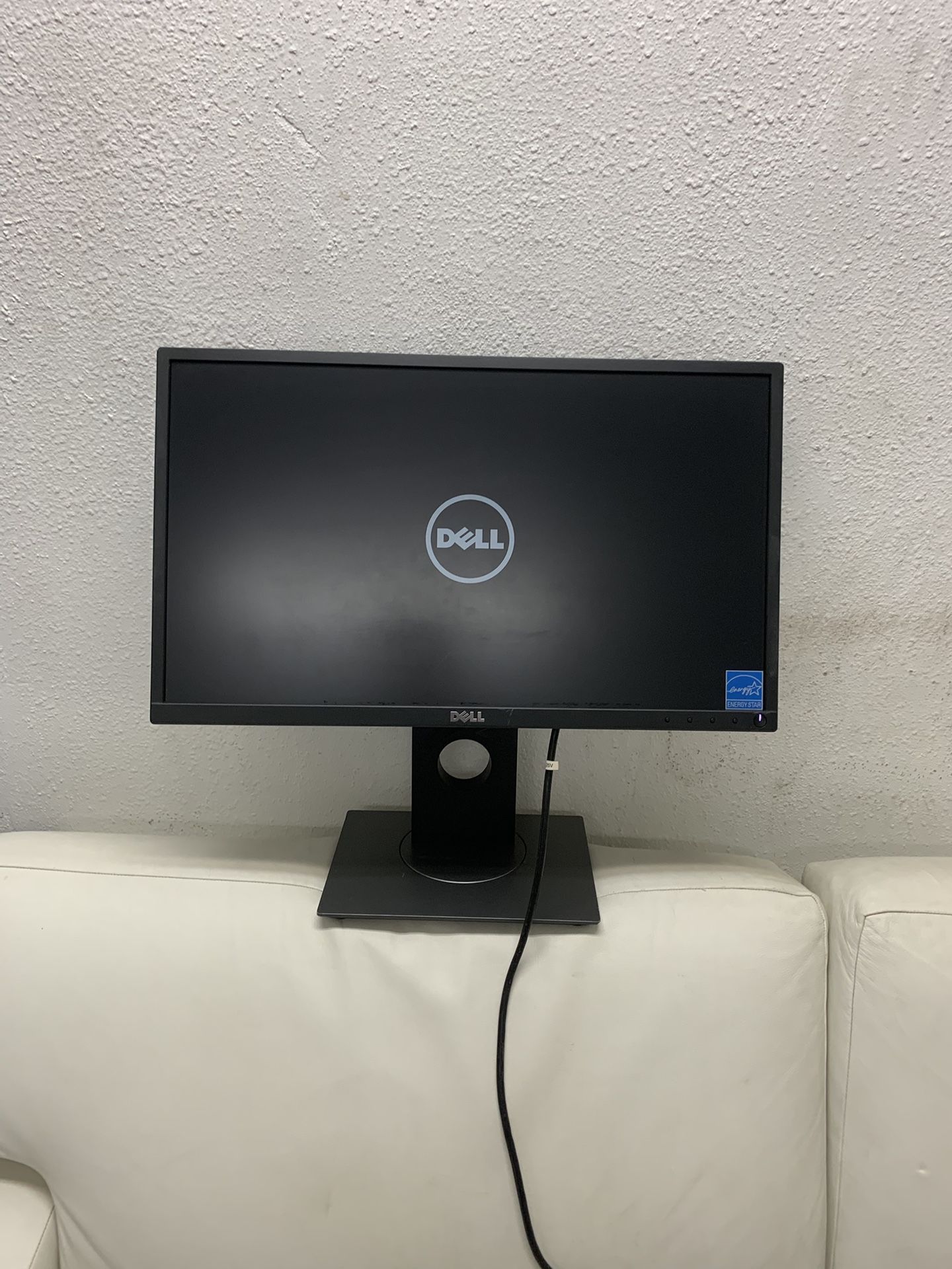 Dell Monitor 22 Inches With HDMI Port