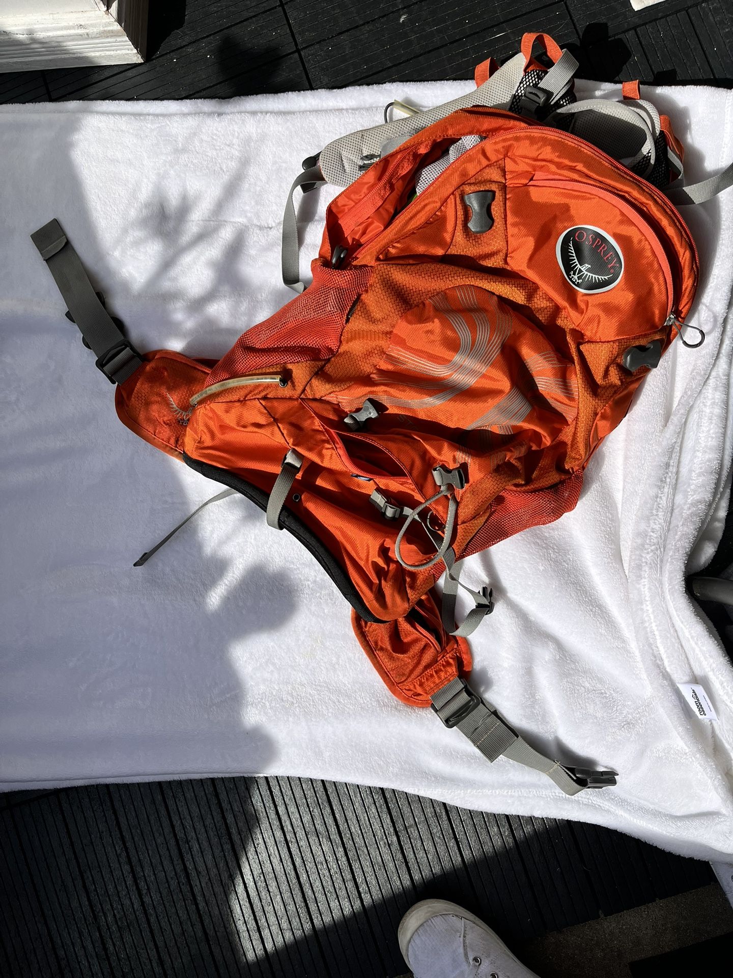 Osprey 24 Stratos Backpack +raincover 