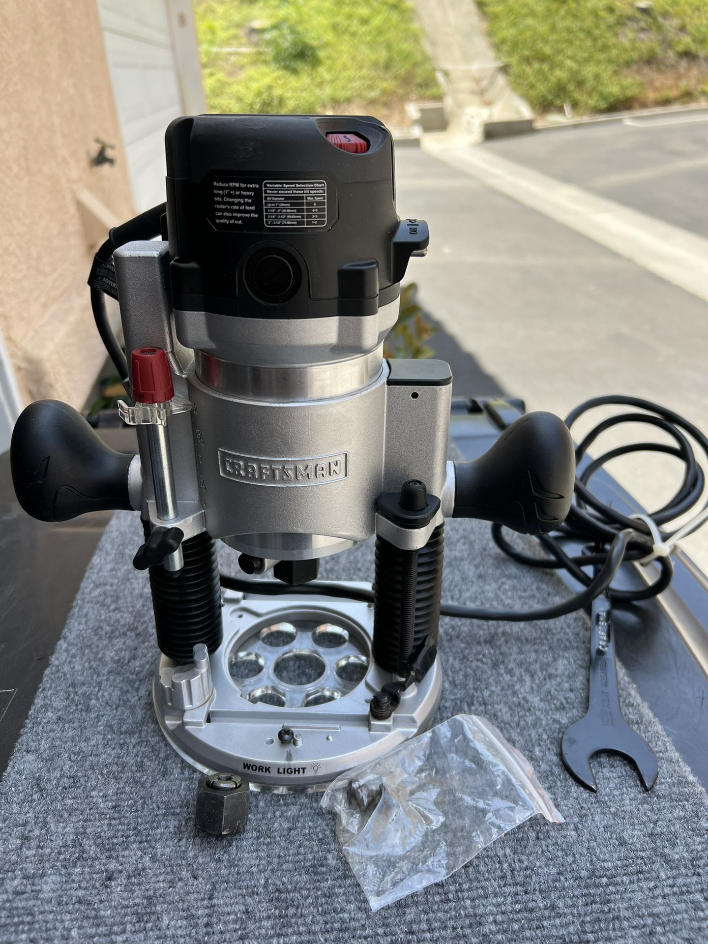 Craftsman Plunge Router.