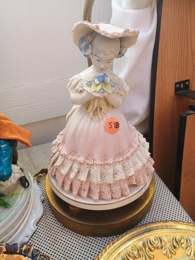 Ceramic And Lace Vintage Doll Lamp