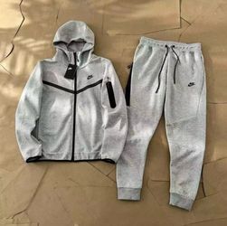 Nike Tech Fleece Tracksuit Set – Gray/Black – New With Tags