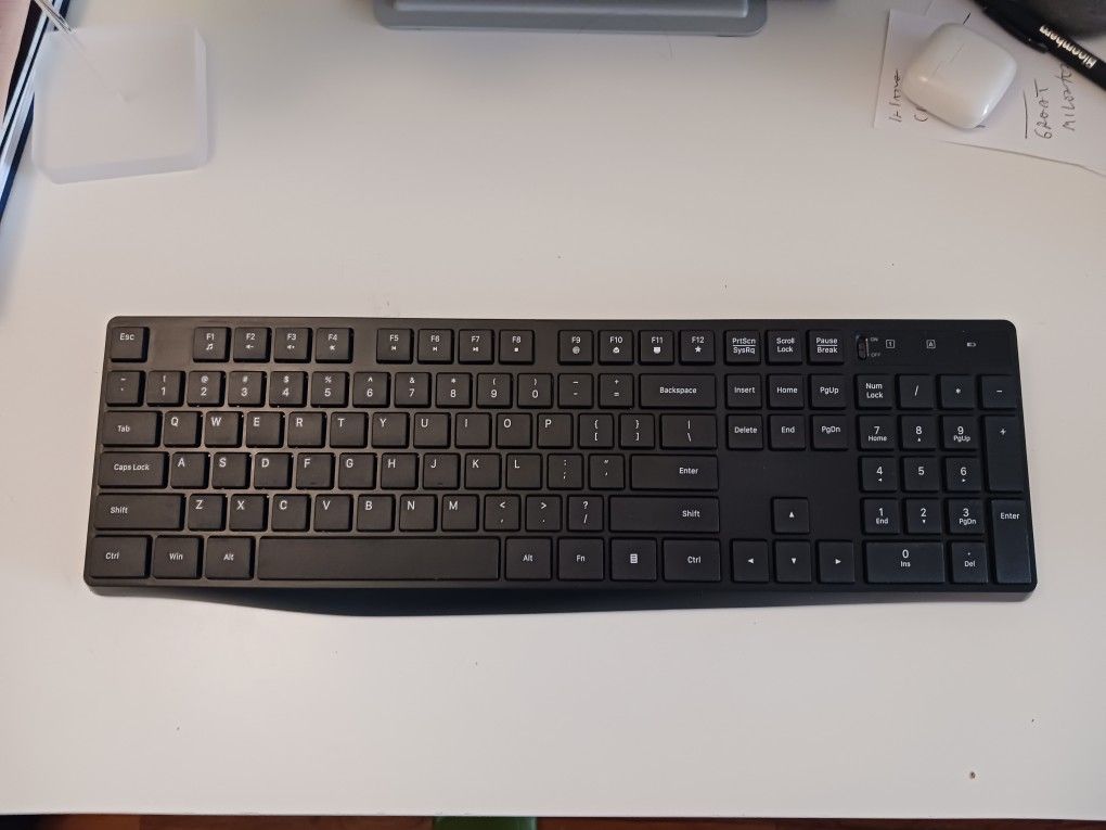 Wirekess keyboard New.
Black or white color.
Only 5 dollars each.
Incredible deal
