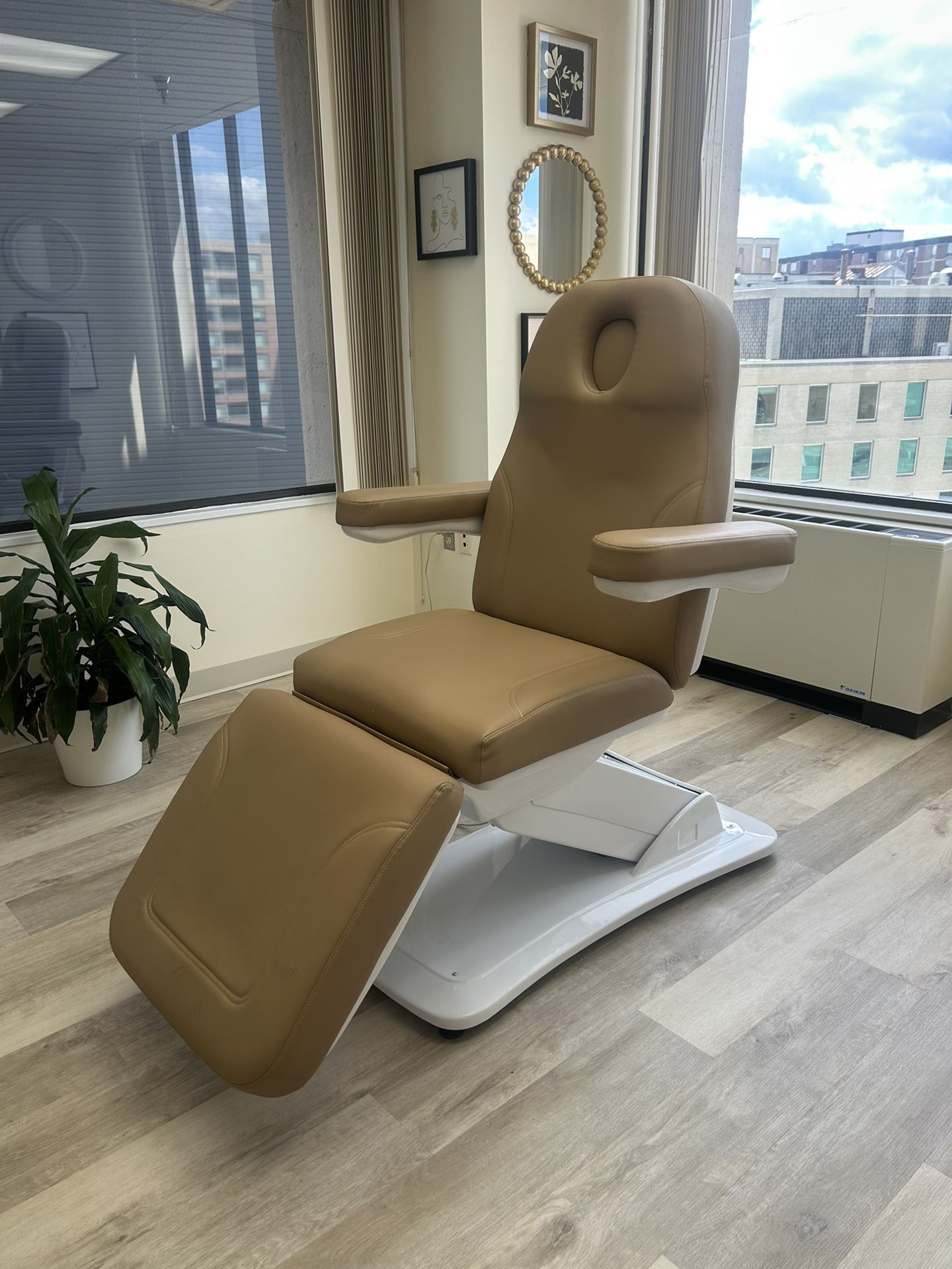 Medical Injector Chair 