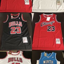 NBA CHICAGO BULLS MICHAEL JORDAN STITCHED JERSEY SIZE LARGE AND XL