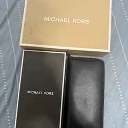 Michael Kors Men’s Long Wallet