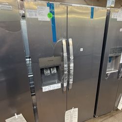 Frigidaire 36” side by side counter depth refrigerator 