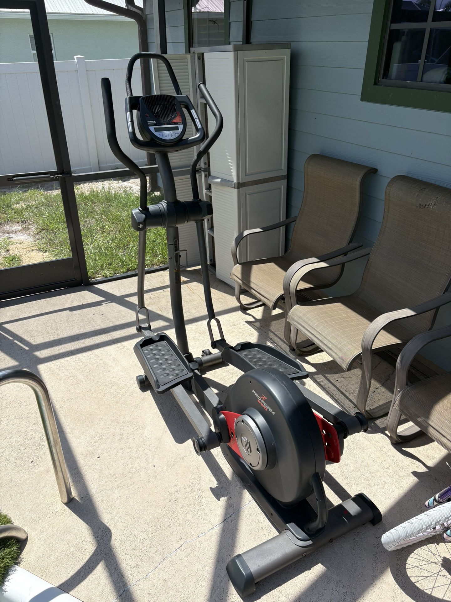 Elliptical Machine Pro-Form 950 Space Saver Workout Equipment