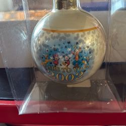 Disney World 2002 Xmas Ornament 