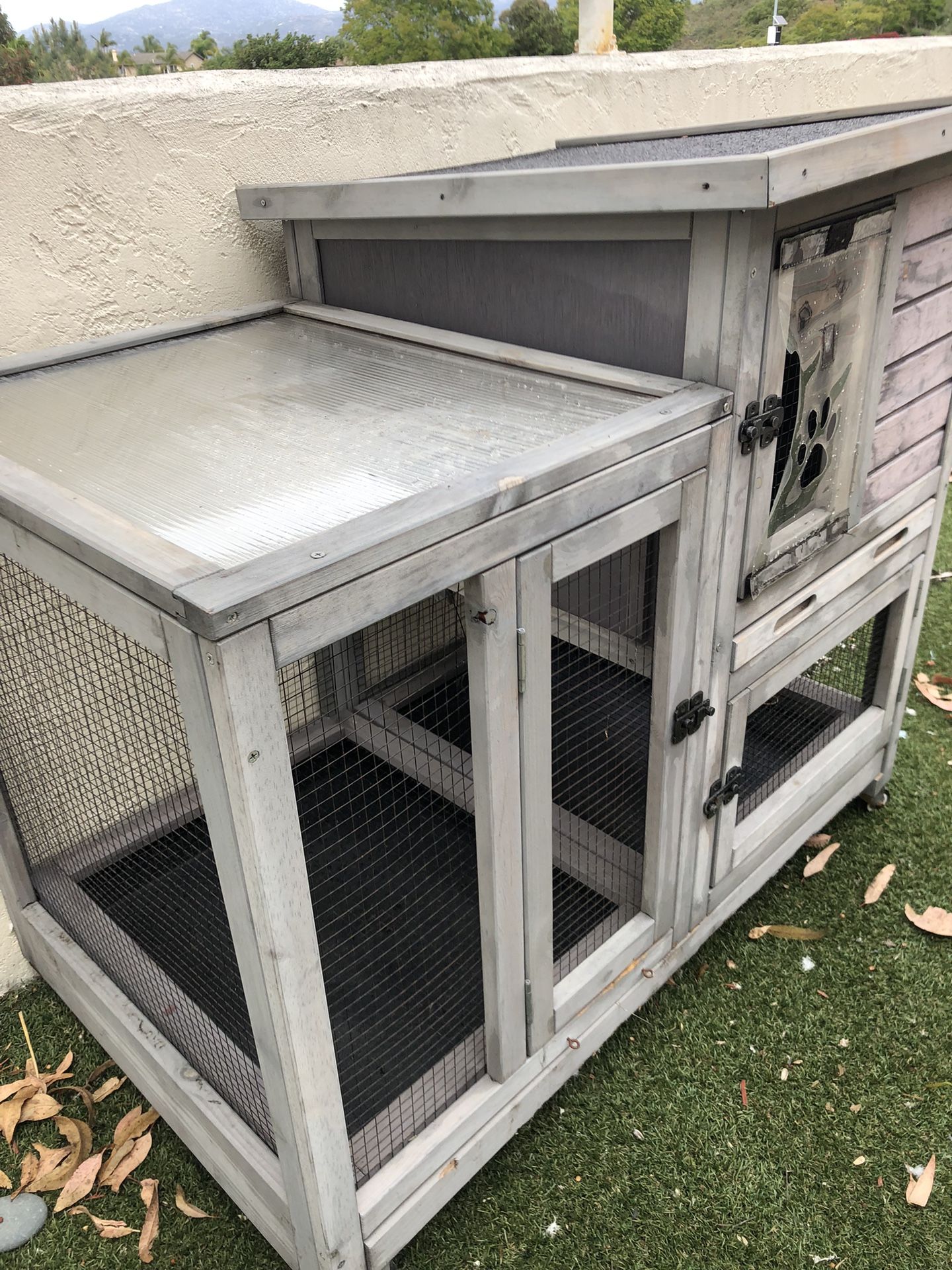 Rabbit Hutch/ Coop