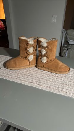 UGG Size 7