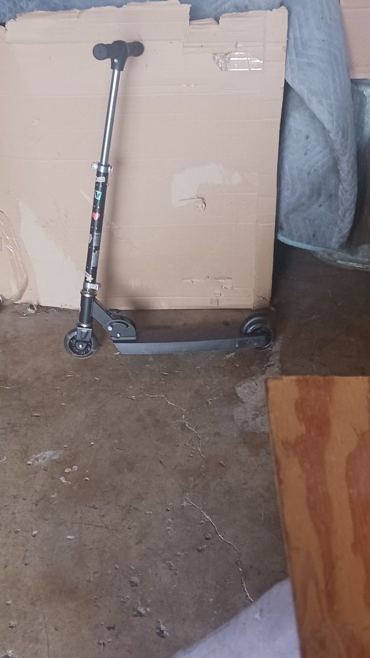 Jetson Light Up Razor