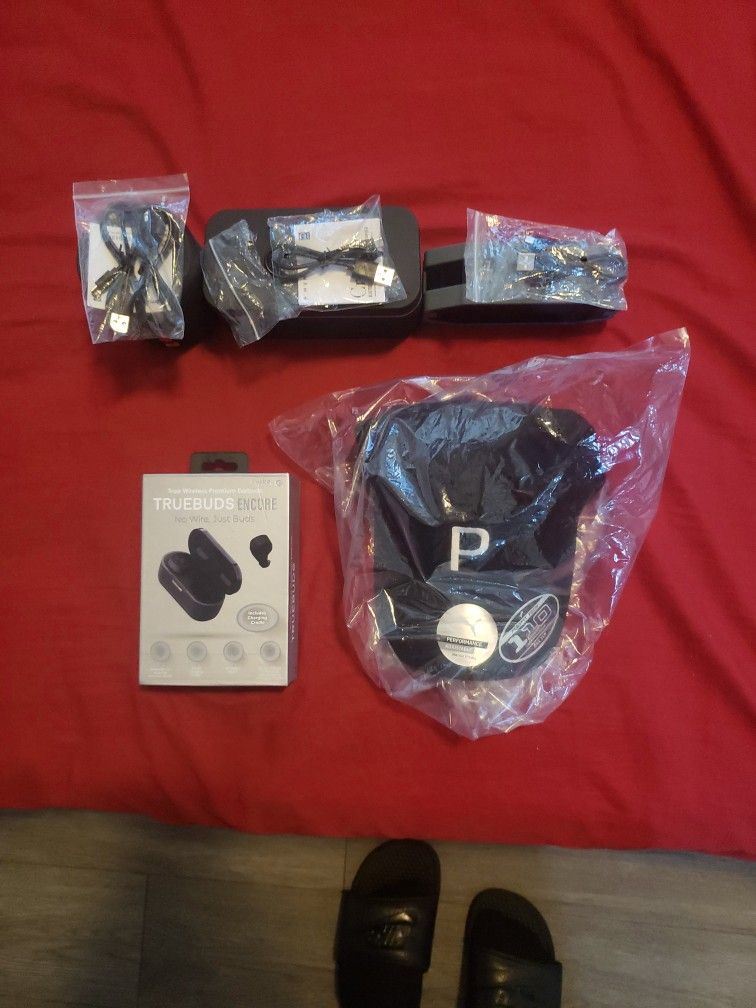 TRUEBUDS ENCORE PUMA HAT 3 Bluetooth Speakers Bundle