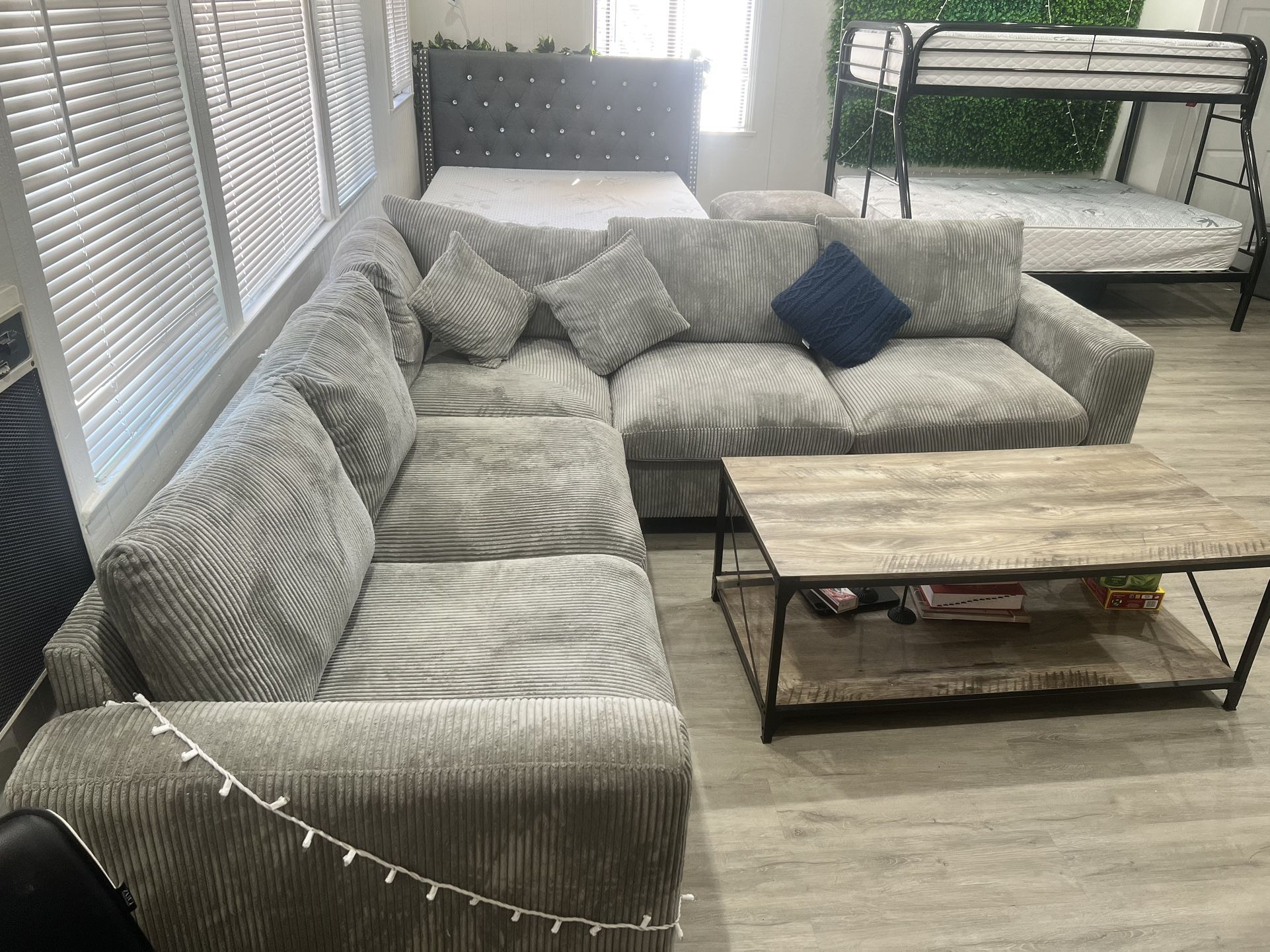 🛋️ Modern Grey Sectional Sofa + Coffee Table – Like New