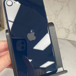 iPhone SE 2022 64gb Unlocked ID: 55964