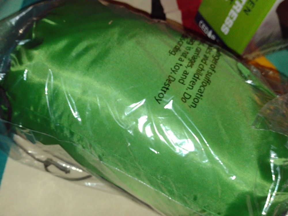 Sleeping Bag Factory Sealed Torelli With Queen Size Air Mattress. With Air Pump And Carry Bag Factory Sealed. Cash Porch PickDup Redmond