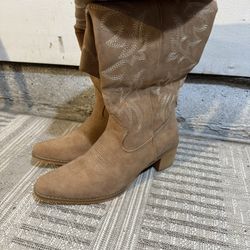Women’s Boots Size 8.5