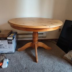 $40 Kitchen Table (Delivery Available)