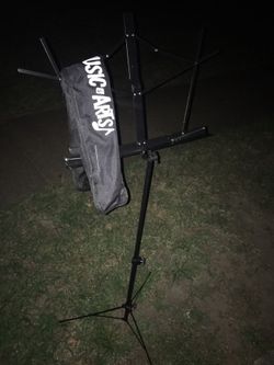 Like new portable music box stand with keys only $20 firm