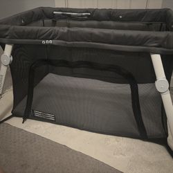 Guava Lotus Travel Crib