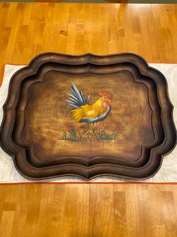 Rooster heavy plastic 16 inch decor / serving tray. Farmhouse/ rustic / cabin / cottage / country.