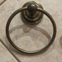 2 HAND TOWEL HOLDERS. LIKE NEW. MAKE OFFER.