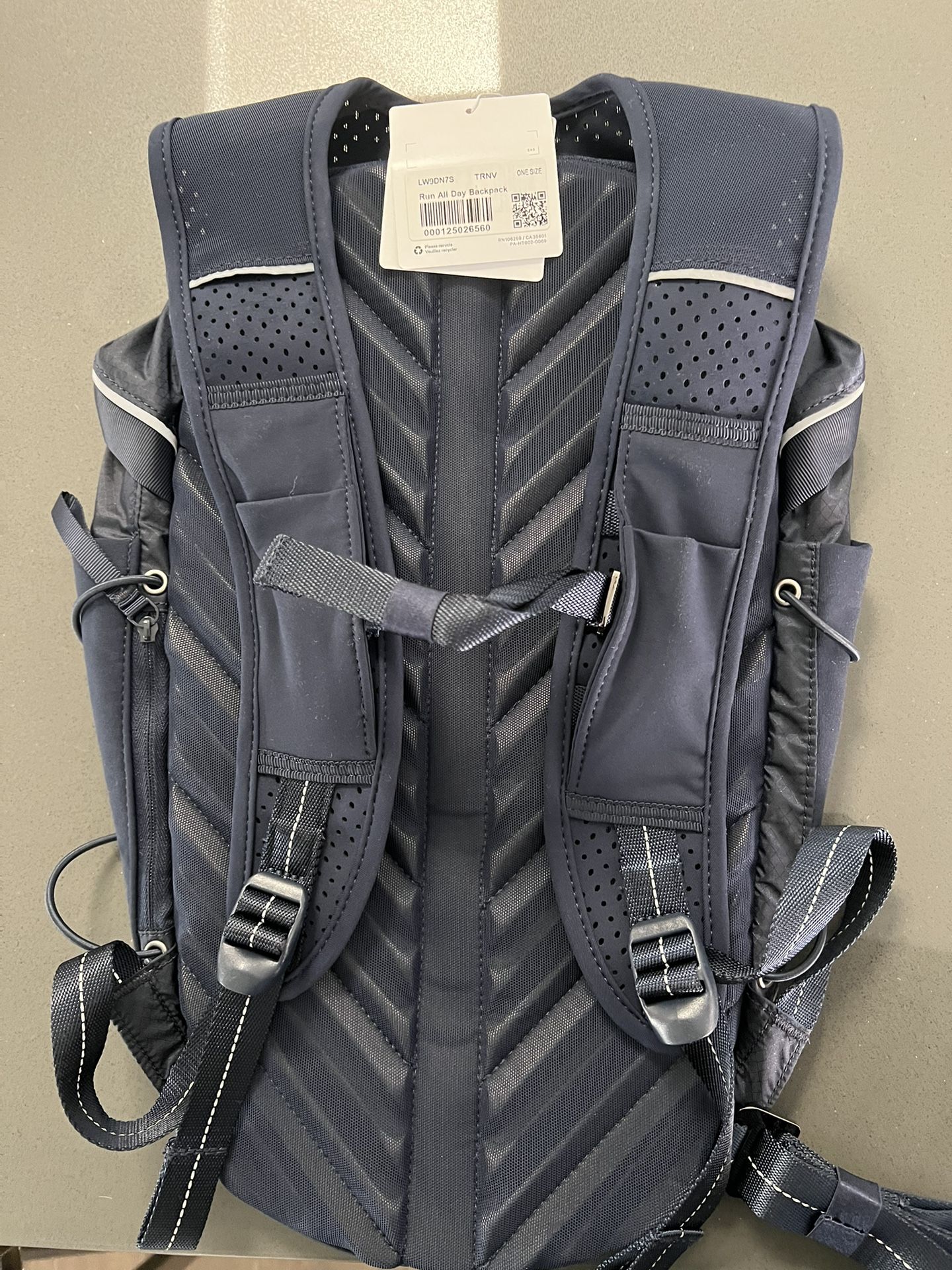 lululemon white opal shoulder bag NEW Lululemon Crossbody Camera Bag 2L White Opal