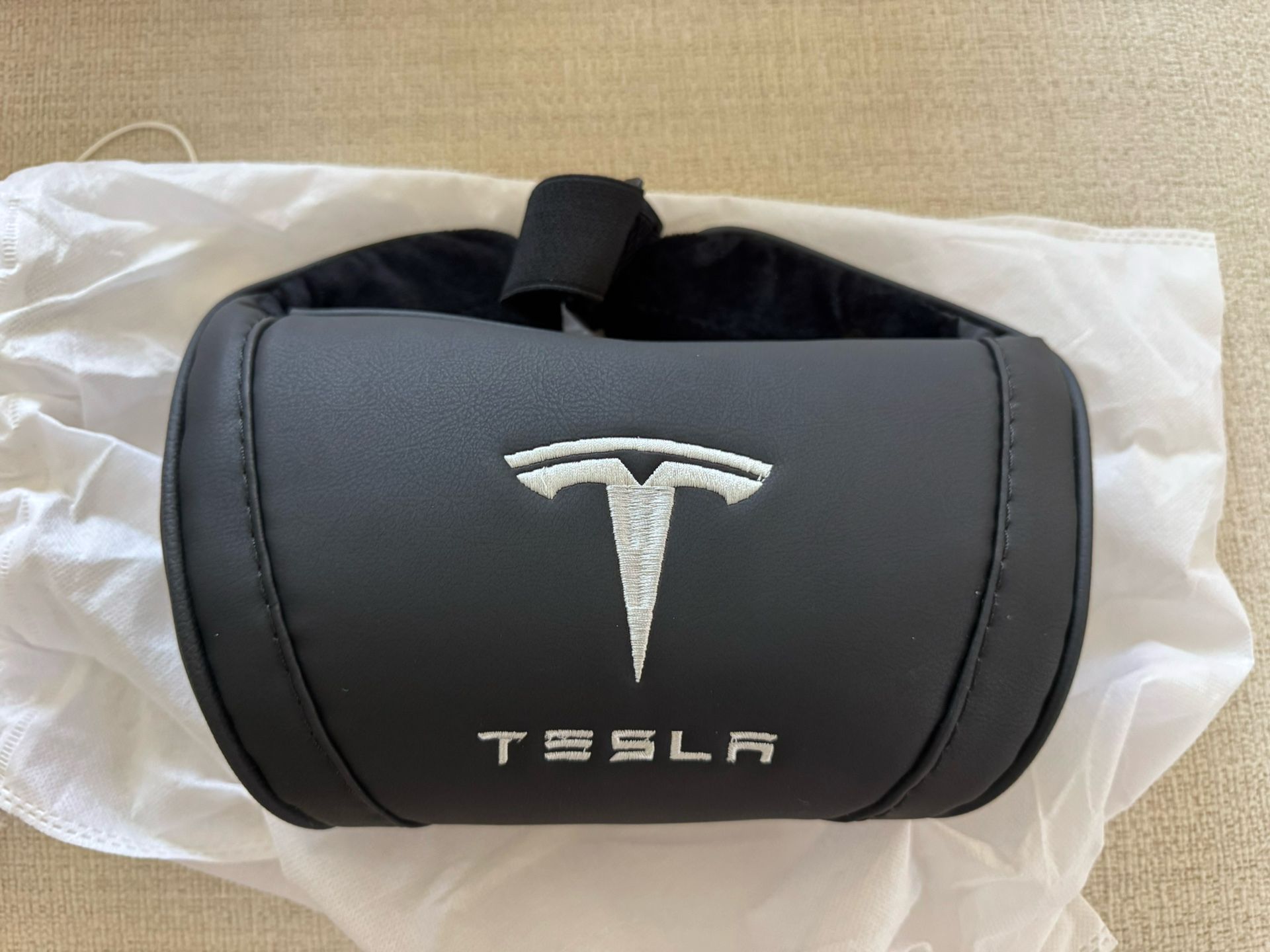 Tesla Headrest  