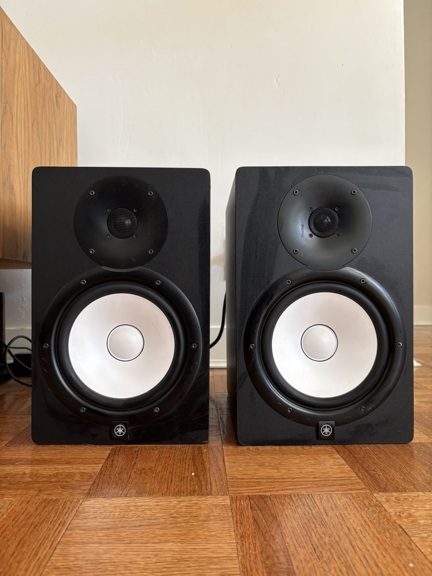Yamaha HS8 Powered Monitor (pair)