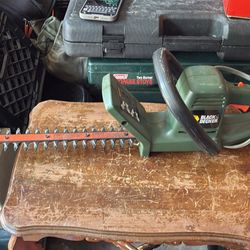 Black And Decker Electric Hedge Trimmer 