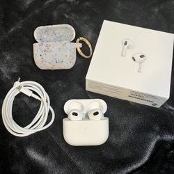 Apple AirPods (3rd Generation) Wireless Ear Buds, Bluetooth Headphones, Personalized Spatial Audio, Sweat and Water Resistant, Lightning Charging Case