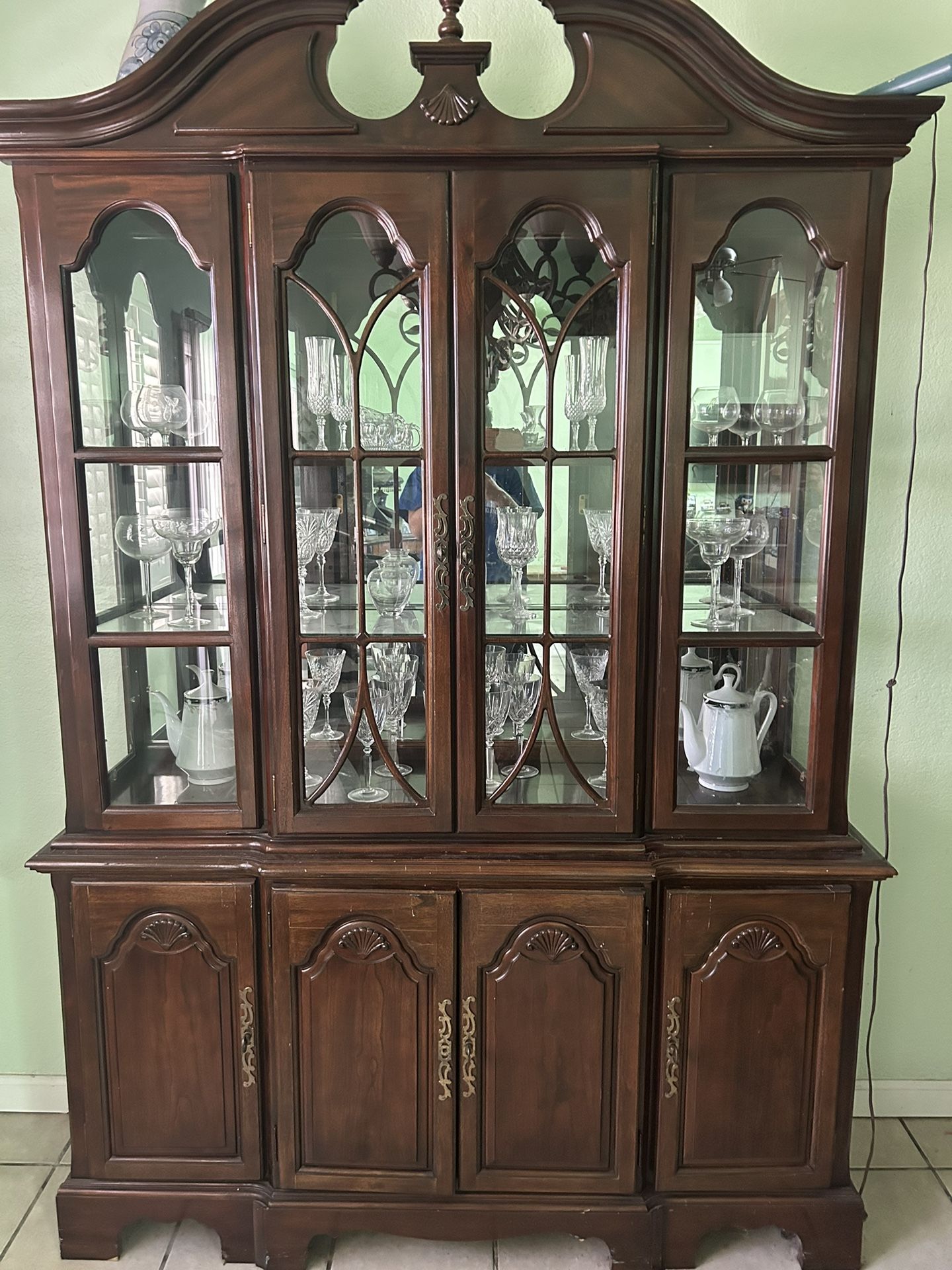 Fine China Cabinet 