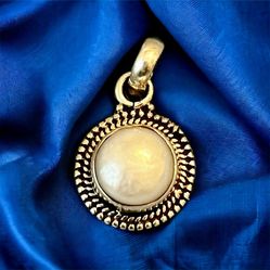 Handmade Sterling Silver Pendant With Over 5 Carats Of Natural Pearl!