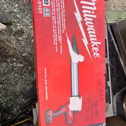 Milwakee Caulking Gun
