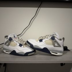 Jordan 4 Midnight Navy 