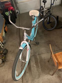 Schwinn beach cruiser
