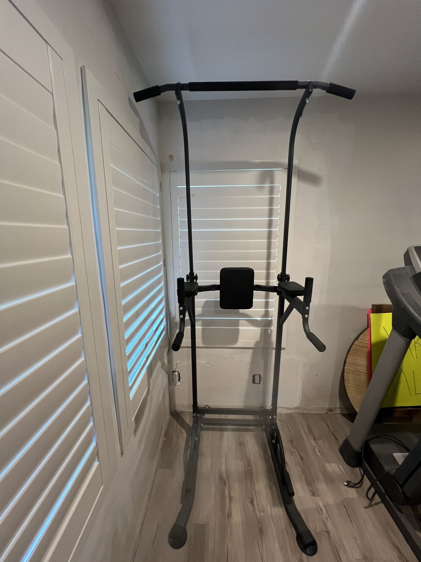 Pull Up Tower