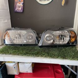 Toyota Highlander Factory Style Headlights (Matte Black Housing/Clear Lens)