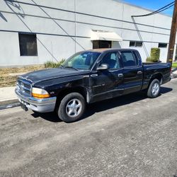 2000 DODGE DAKOTA CREW CAB PICKUP 