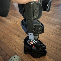 BREG/ T Scope Premier Post-Op Knee Brace