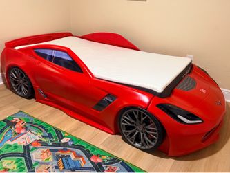 Step2 Corvette Z06 Toddler-to-Twin Bed with Lights,