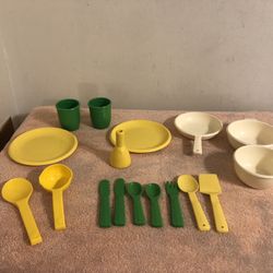 Vintage Little Tikes Pretend Play Dishes & Pans Plus Vase Lot Of 17 Pieces