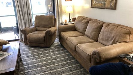 Living room furniture, light brown, ￼