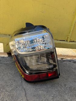 2014-2024 TOYOTA 4RUNNER RH TAIL LIGHT OEM