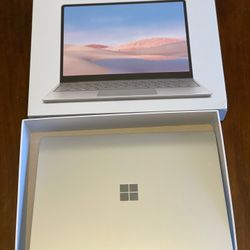 Microsoft Surface Laptop Go 12.4-inch Touchscreen Intel Core i5-1035G1 4GB 64GB eMMC Win 10 S Mode