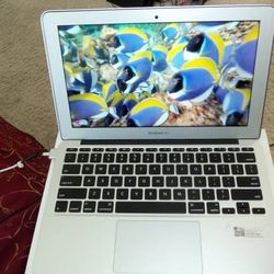 2014 Apple Macbook Air 11.6" laptop i5 1.4Ghz 8GB 256G Flash Sonoma - $225 (Schererville IN)

