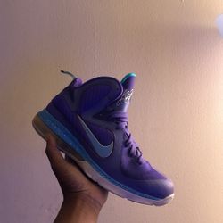 LeBron 9 Retro “Hornets” Size 7 – Rare Colorway
