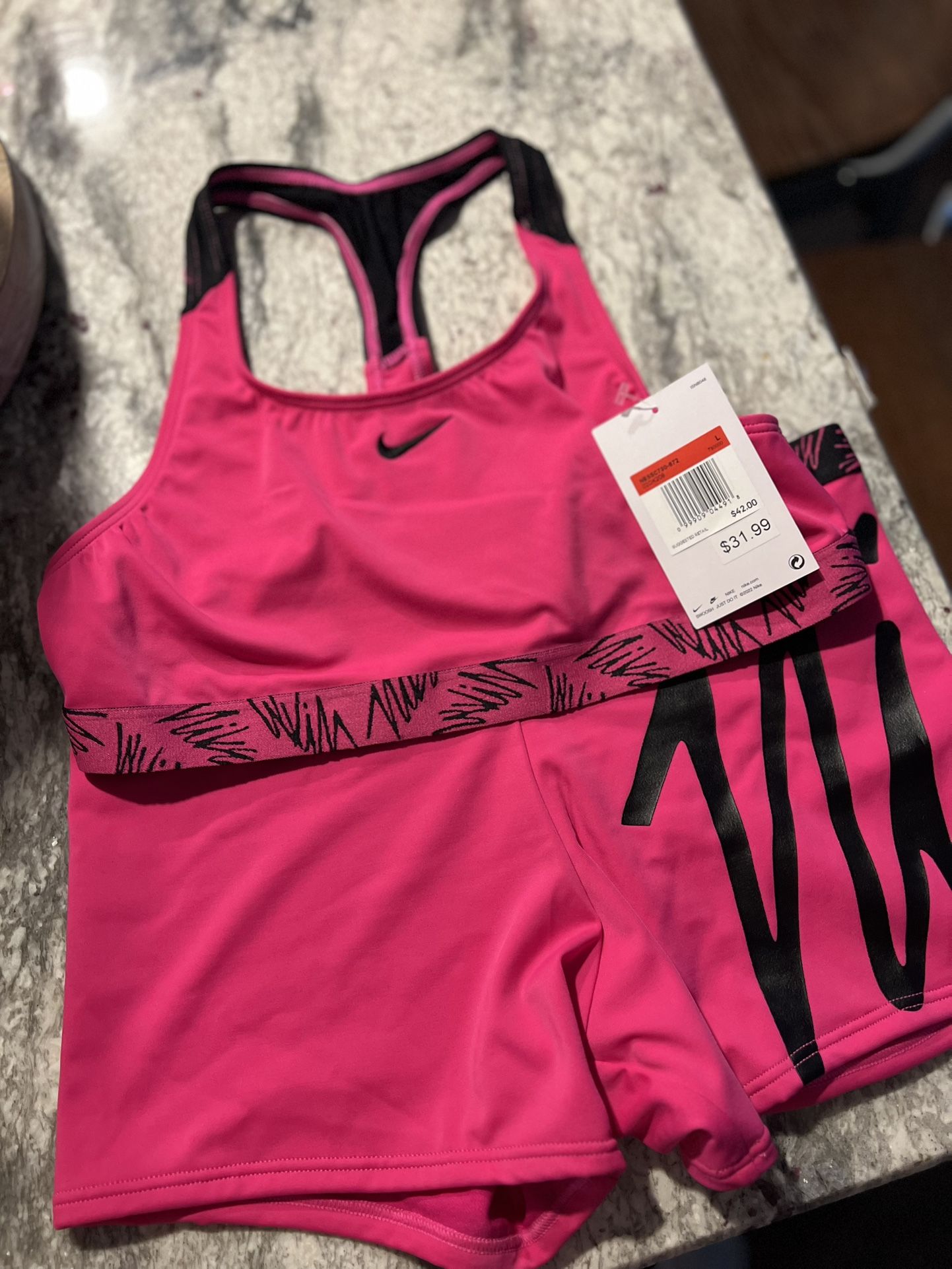 Girl’s Nike Set (New W/Tags)