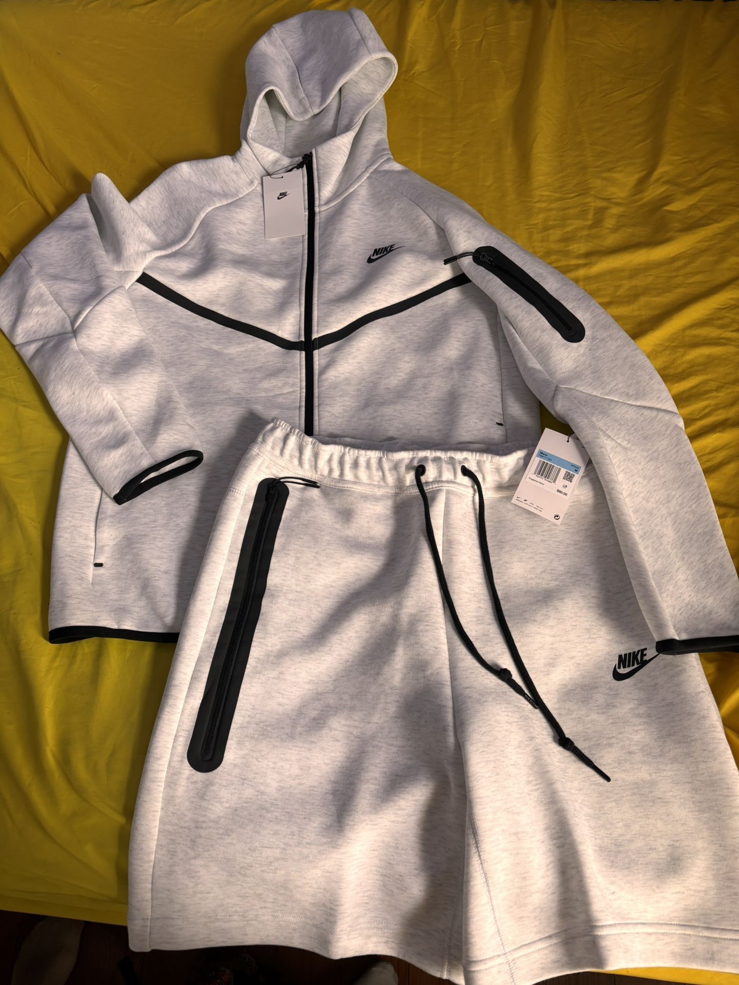 Brand New Nike Tech Fleece
