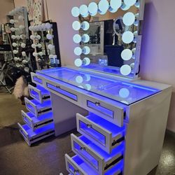 New Quality Vanity Set With Bluetooth Speakers! 