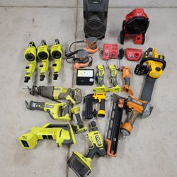 Broken tools for parts , herramienta descompuesta para partes 
Milwaukee DeWalt Ridgid Ryobi 
